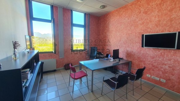 ufficio in affitto a Cascina