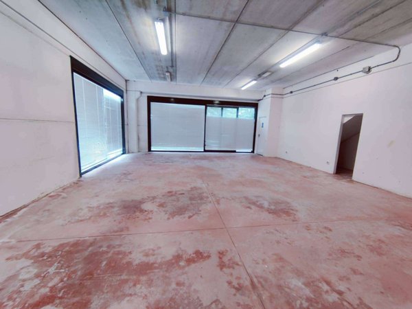 attivita commerciale in affitto a Cascina in zona Marciana