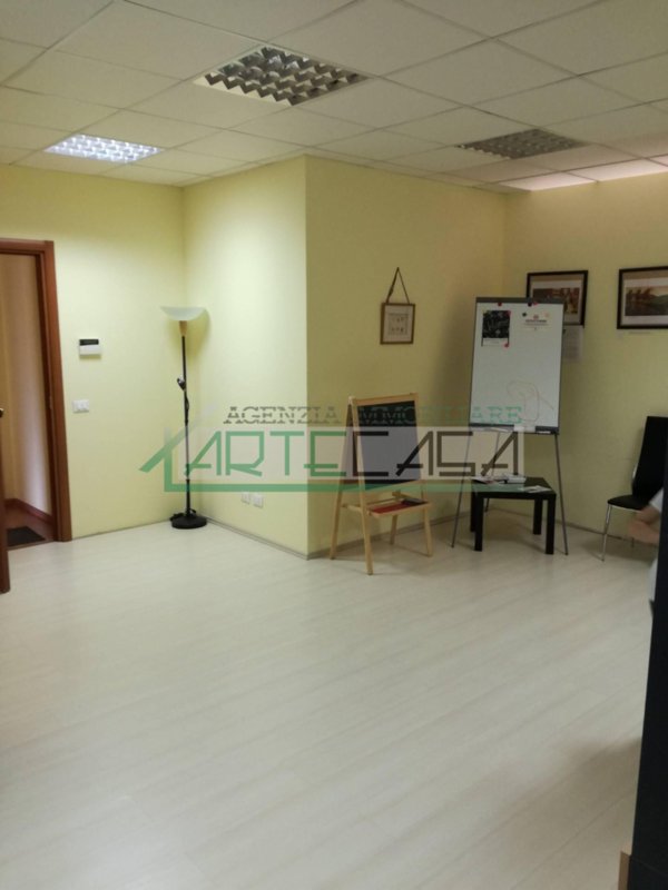 ufficio in affitto a Cascina in zona Navacchio
