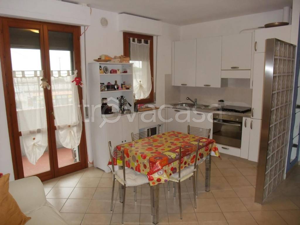 appartamento in affitto a Cascina