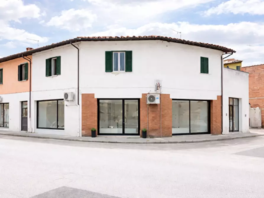 locale commerciale in affitto a Cascina in zona Navacchio