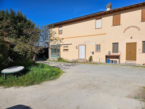 casa indipendente in affitto a Cascina in zona San Lorenzo a Pagnatico