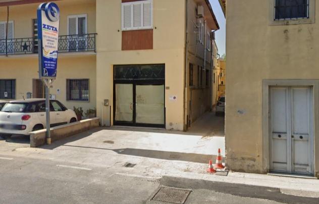 locale commerciale in affitto a Cascina in zona Marciana