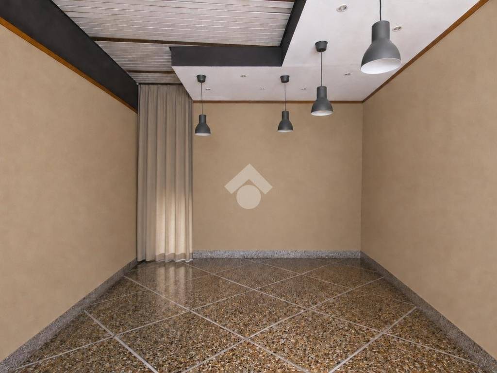 negozio in affitto a Cascina in zona Navacchio