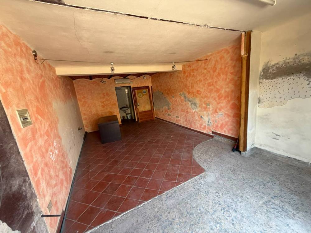 negozio in affitto a Cascina in zona Marciana