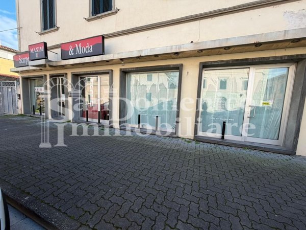 locale commerciale in affitto a Cascina in zona Navacchio