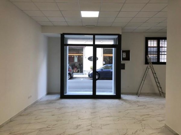 locale commerciale in affitto a Cascina in zona Marciana