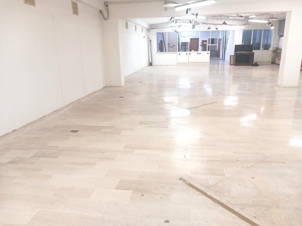 locale commerciale in affitto a Cascina