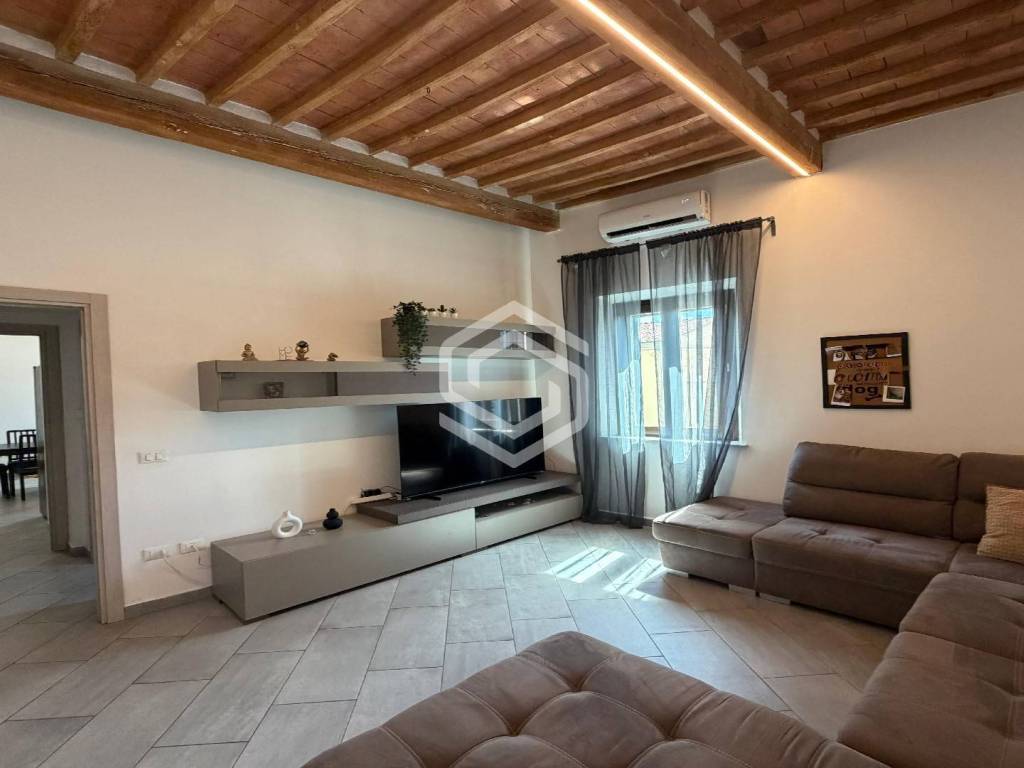 appartamento in affitto a Cascina in zona Navacchio