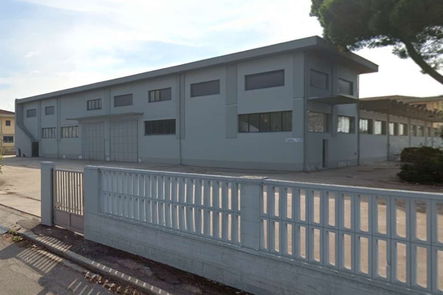 locale commerciale in affitto a Castelfranco di Sotto