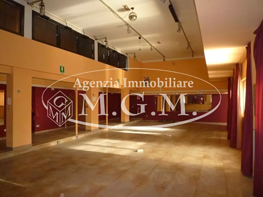 locale commerciale in affitto a Castelfranco di Sotto