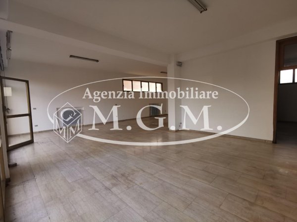 locale commerciale in affitto a Castelfranco di Sotto