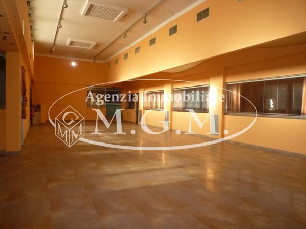 locale commerciale in affitto a Castelfranco di Sotto in zona Orentano