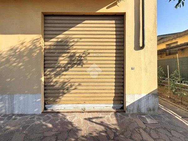 locale commerciale in affitto a Castelfranco di Sotto
