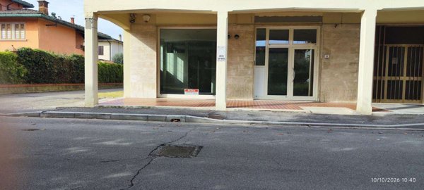 locale commerciale in affitto a Castelfranco di Sotto