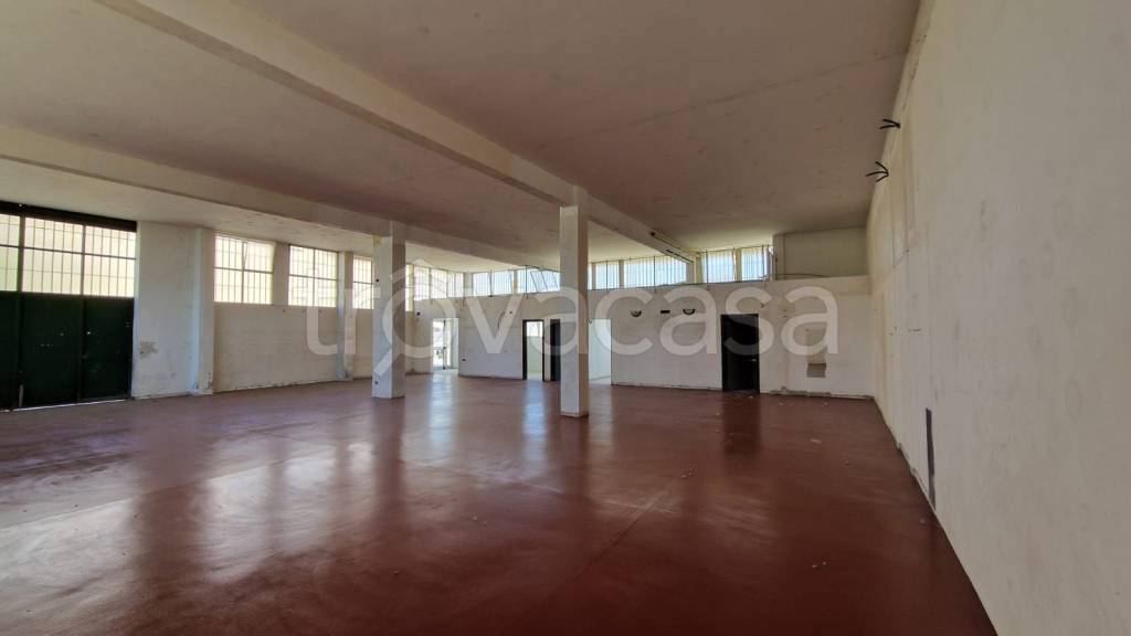 negozio in affitto a Montopoli in Val d'Arno in zona San Romano