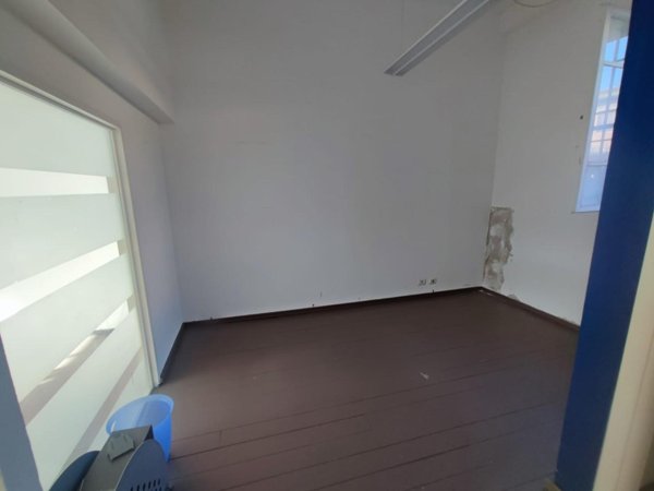 locale commerciale in affitto a Palaia