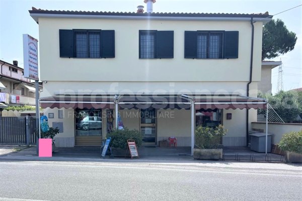 locale commerciale in affitto a Pisa in zona La Vettola
