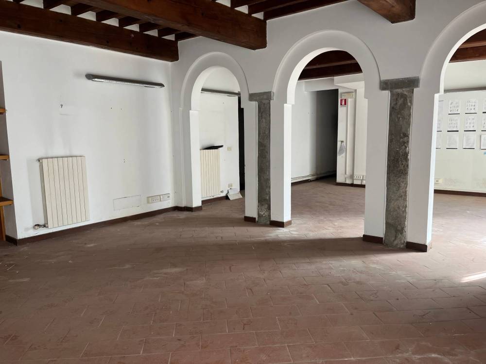 negozio in affitto a Pisa in zona Centro Storico