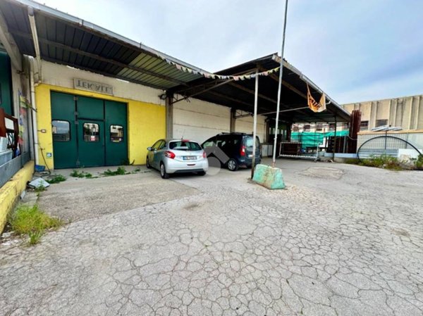locale commerciale in affitto a Pisa in zona Ospedaletto