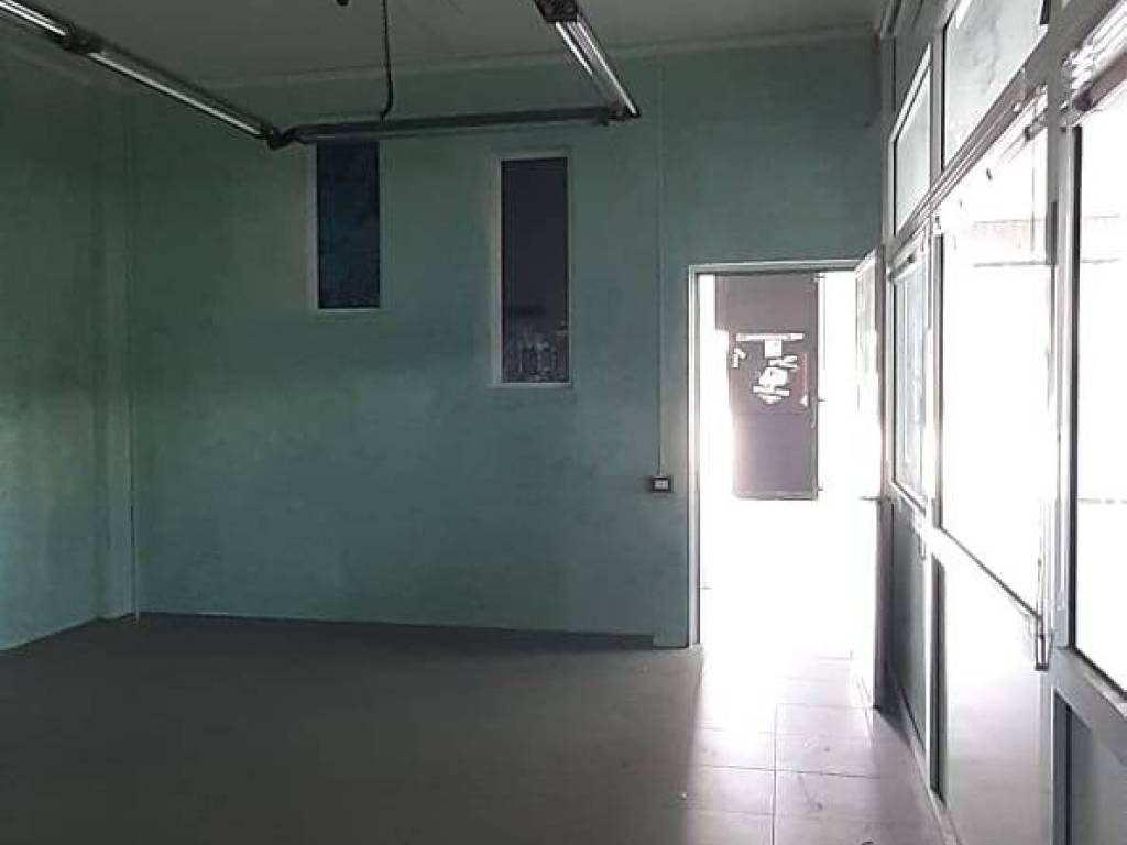 negozio in affitto a Pisa in zona Ospedaletto