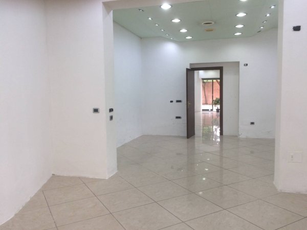 locale commerciale in affitto a Pisa