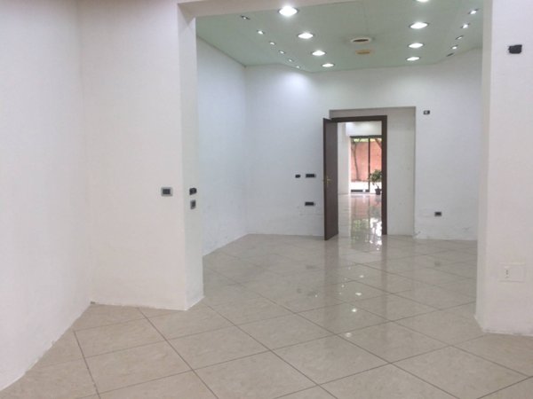 locale commerciale in affitto a Pisa