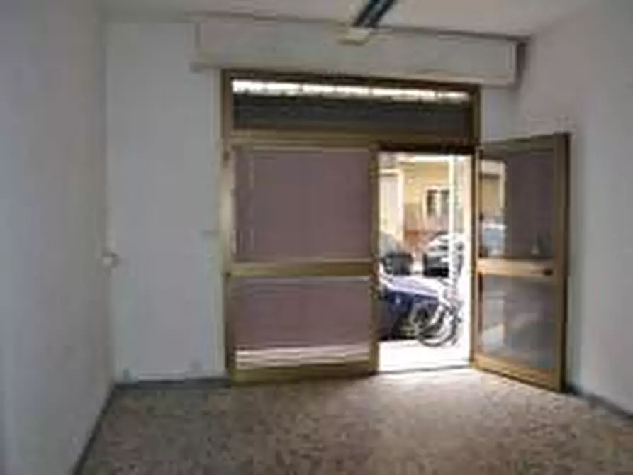 negozio in affitto a Pisa in zona Porta a Lucca