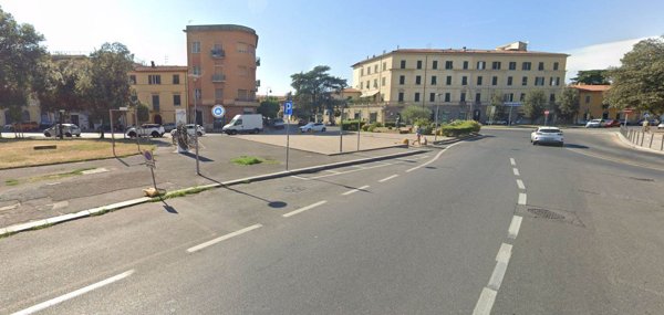 negozio in affitto a Pisa in zona Centro Storico