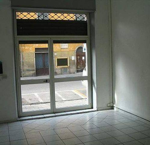 negozio in affitto a Pisa in zona Putignano