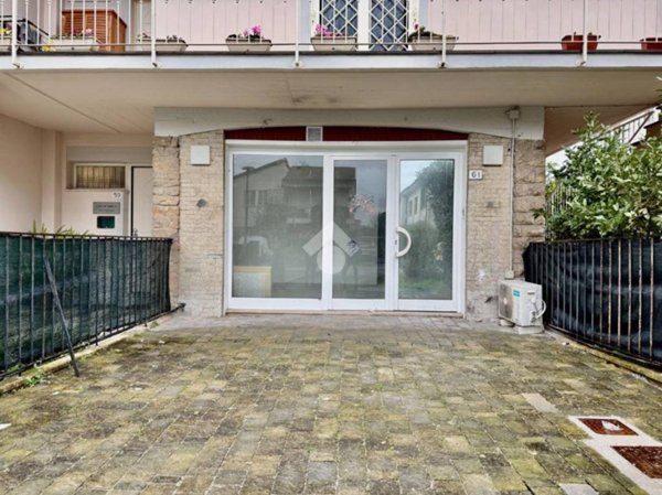 negozio in affitto a Pisa in zona Quartiere San Giusto