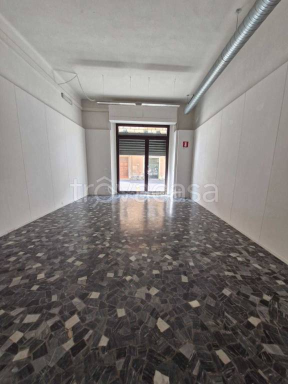 negozio in affitto a Pisa in zona Stazione