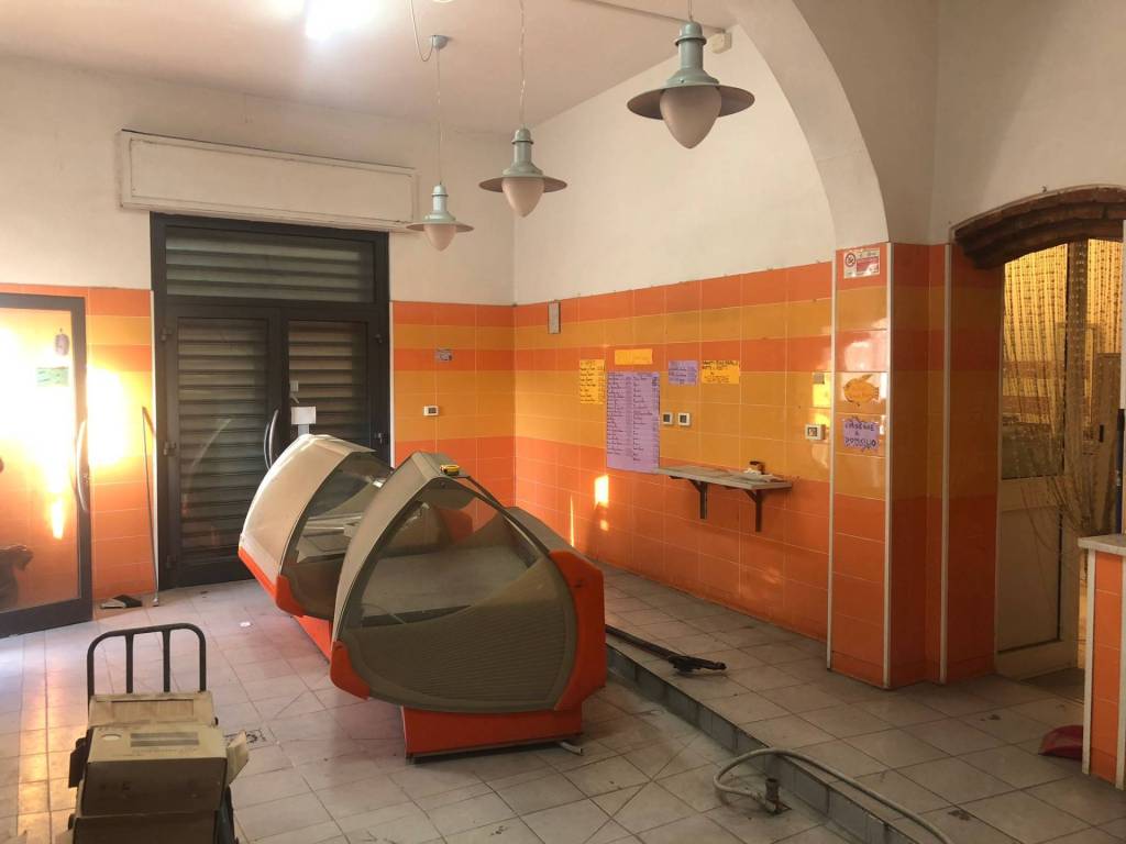 negozio in affitto a Pisa in zona Stazione