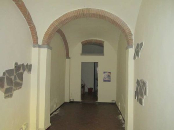 locale commerciale in affitto a Pisa
