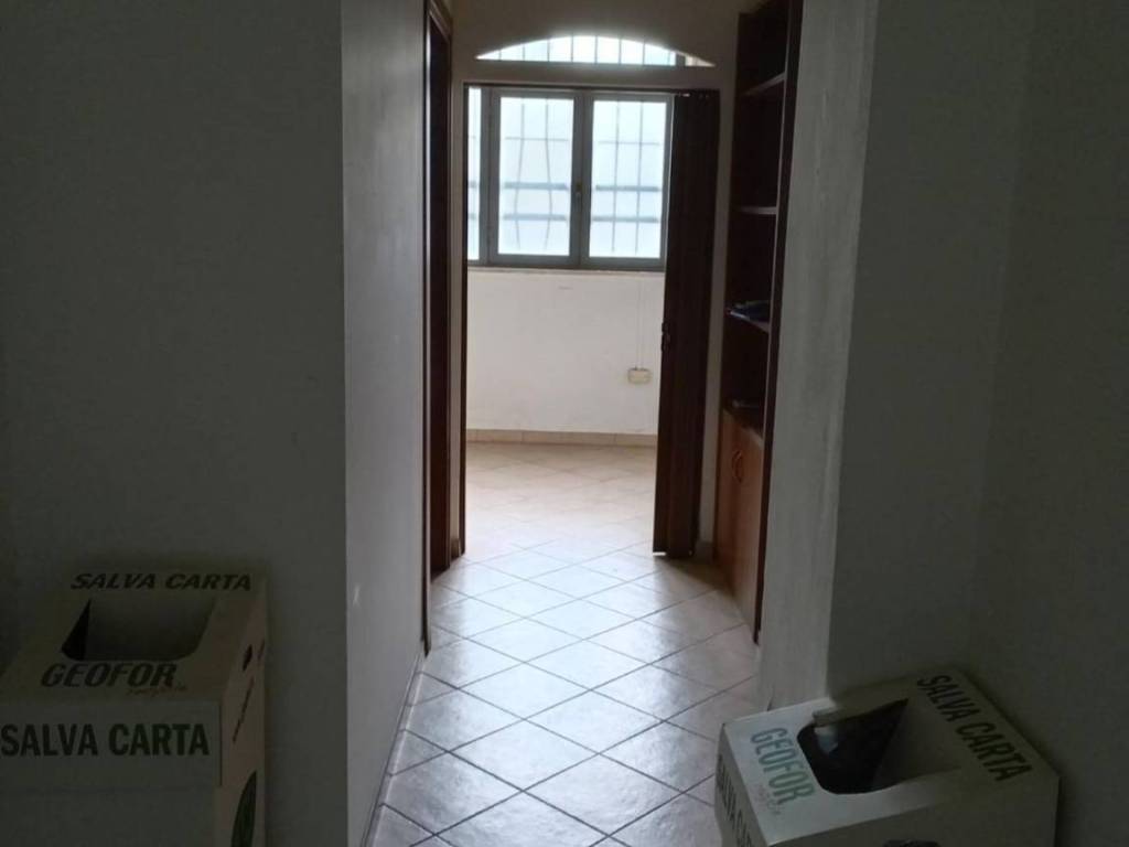 negozio in affitto a Pisa in zona I Passi