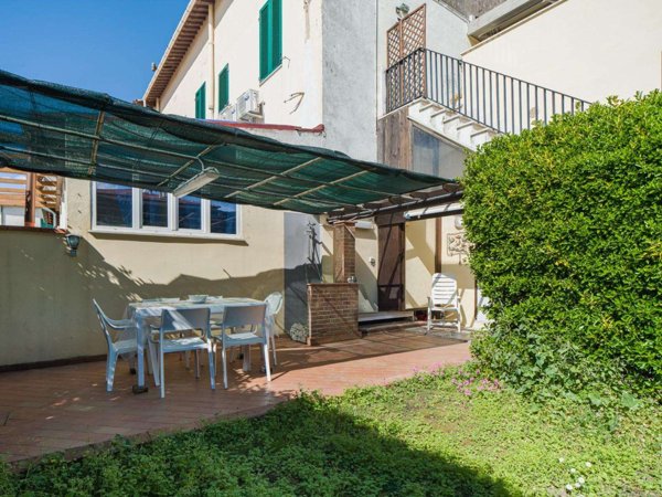 casa indipendente in affitto a Pisa in zona Marina di Pisa