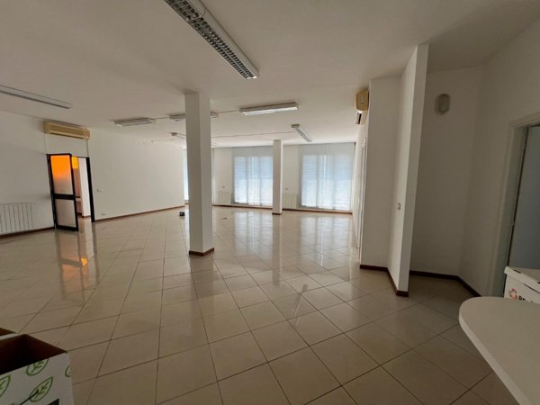 capannone in affitto a Pisa in zona Ospedaletto
