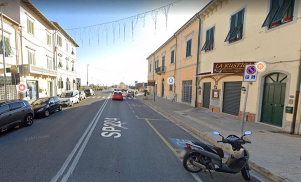 negozio in affitto a Pisa in zona Tirrenia