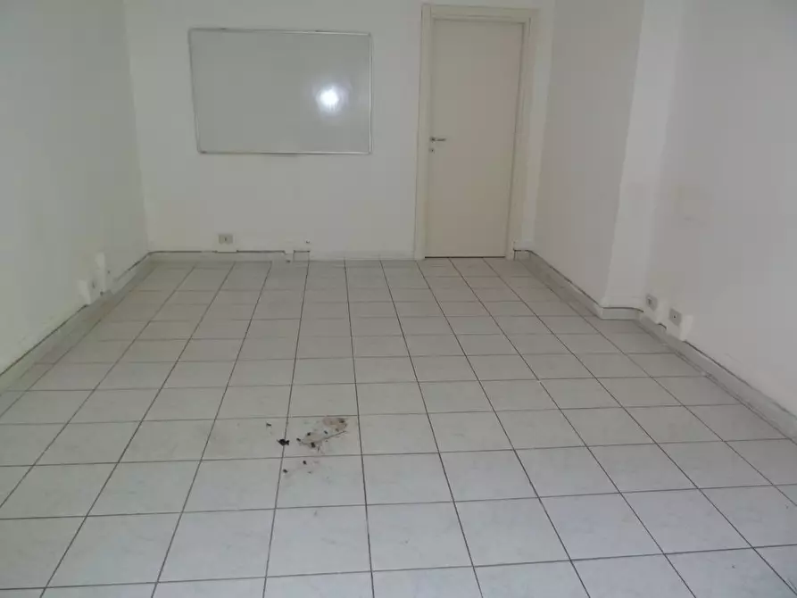 negozio in affitto a Pisa