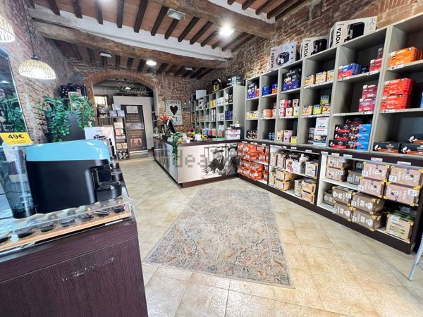negozio in affitto a Pisa