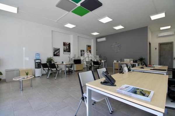 negozio in affitto a Pisa in zona Ospedaletto