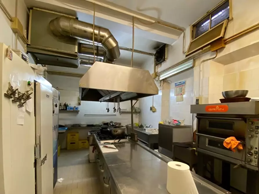 locale commerciale in affitto a Pisa