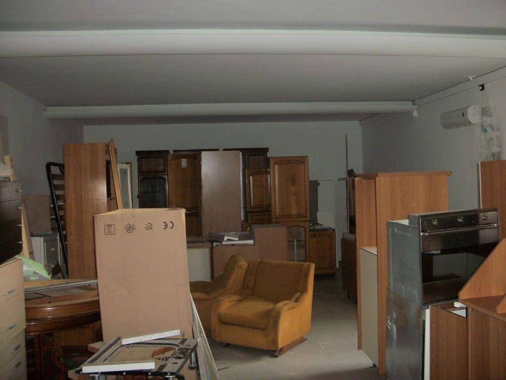 negozio in affitto a Pisa