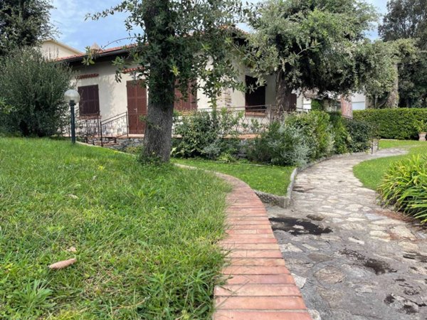 casa indipendente in affitto a Pisa in zona Tirrenia