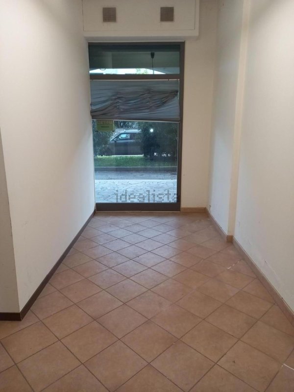 locale commerciale in affitto a Pisa in zona Porta a Lucca