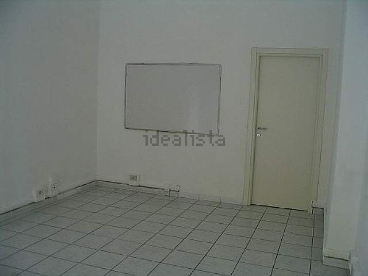 locale commerciale in affitto a Pisa