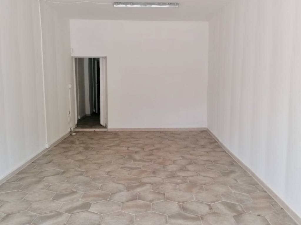 negozio in affitto a Pisa in zona Porta a Lucca