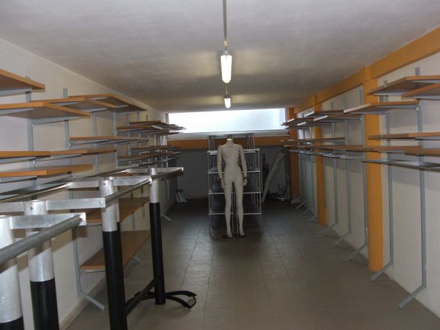 locale commerciale in affitto a Pisa in zona Cisanello