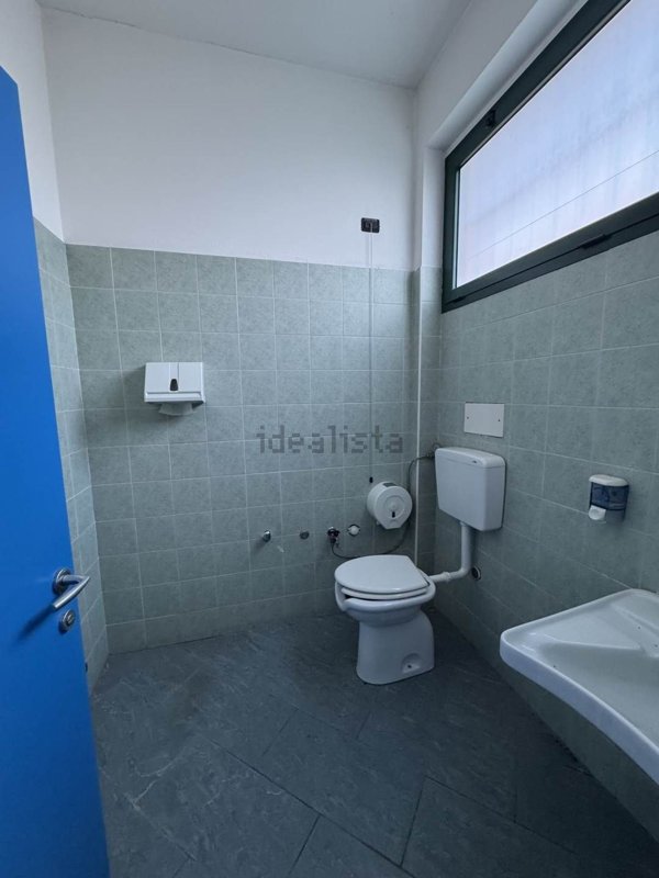 negozio in affitto a Pisa in zona Cisanello