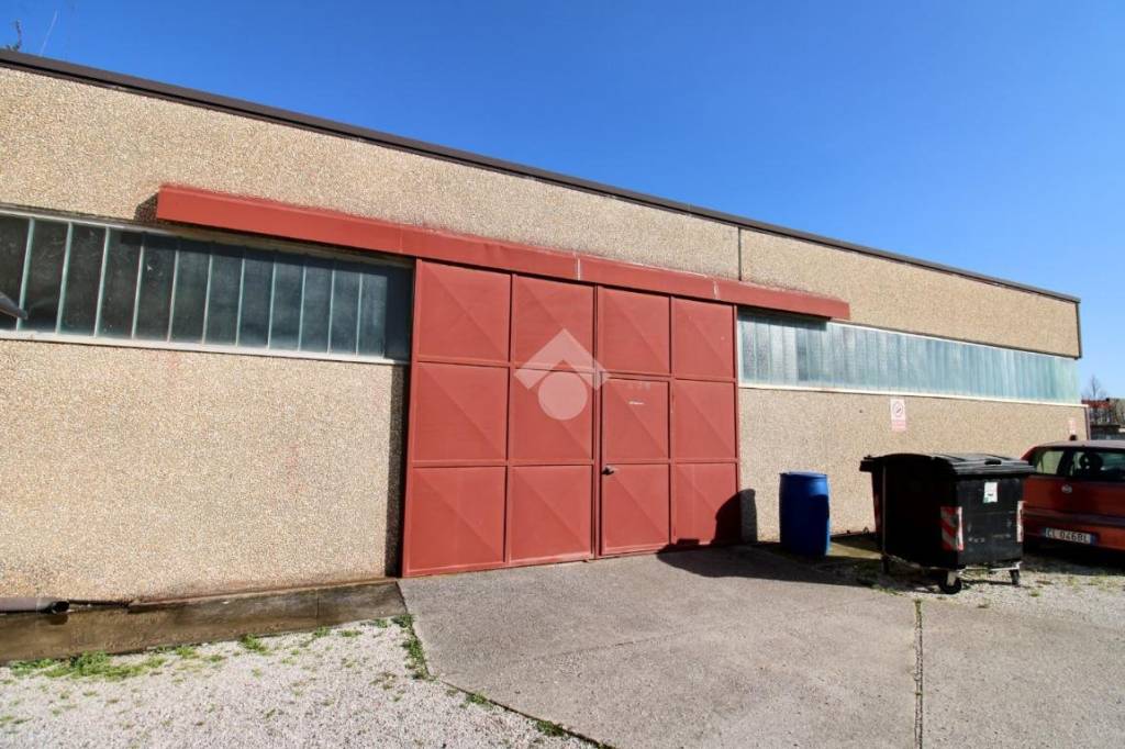 locale commerciale in affitto a Pisa in zona Ospedaletto